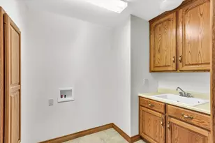 812 E Boone St, Tolono, IL 61880 - Photo 25