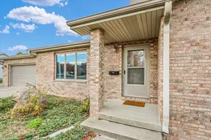 812 E Boone St, Tolono, IL 61880 - Photo 9