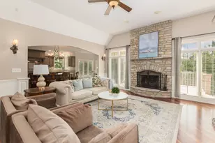 39W663 Henry David Thoreau Pl, Saint Charles, IL 60175 - Photo 15