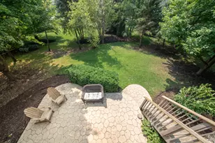 39W663 Henry David Thoreau Pl, Saint Charles, IL 60175 - Photo 5