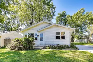 394 Birchwood Dr, Antioch, IL 60002 - Photo 1