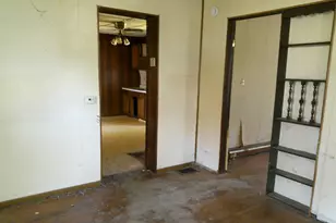 701 S Cain St, Clifton, IL 61727 - Photo 3