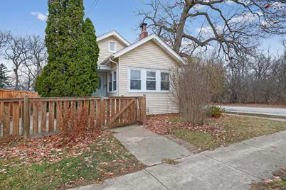979 Vine Street, Winnetka, IL 60093 - Photo 1