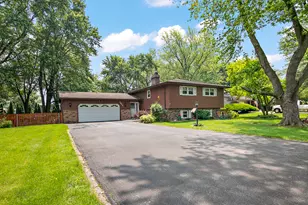 5844 Muriel Ln, Saint Anne, IL 60964 - Photo 1