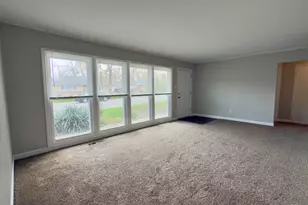 140 Nashua St, Park Forest, IL 60466 - Photo 3