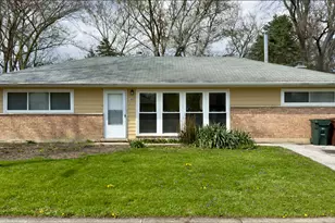 140 Nashua St, Park Forest, IL 60466 - Photo 1