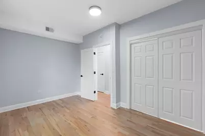 3805 W Belle Plaine Avenue #2W, Chicago, IL 60618 - Photo 9