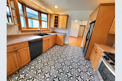 5530 W Warwick Avenue, Chicago, IL 60641 - Photo 15