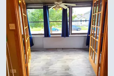 5530 W Warwick Avenue, Chicago, IL 60641 - Photo 5