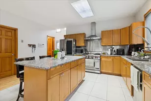 238 Hillcrest Ave, Addison, IL 60101 - Photo 9