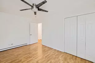 1056 E Villa Dr, Des Plaines, IL 60016 - Photo 13