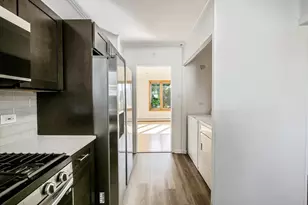 1056 E Villa Dr, Des Plaines, IL 60016 - Photo 7