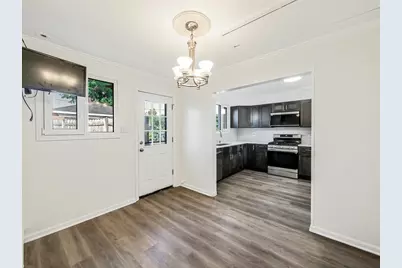 1056 E Villa Drive, Des Plaines, IL 60016 - Photo 9