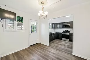 1056 E Villa Dr, Des Plaines, IL 60016 - Photo 9