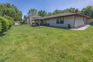 601 Fairlane Dr, Joliet, IL 60435 - Photo 21