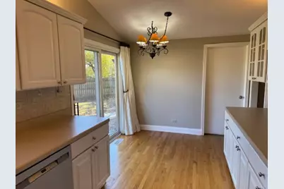 1124 Holly Court, Naperville, IL 60540 - Photo 7