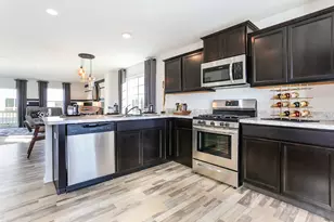 2307 Upland Rd, Pingree Grove, IL 60140 - Photo 3