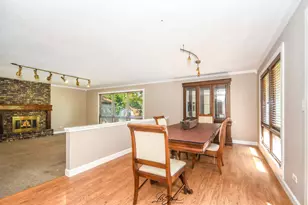 959 Ridge Ave, Elk Grove Village, IL 60007 - Photo 9