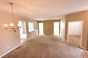 21531 Wolf Lake Way, Crest Hill, IL 60403 - Photo 5