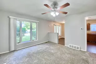 286 Merrill Ave, Calumet City, IL 60409 - Photo 3