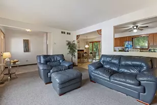 18416 Willow Ln, Lansing, IL 60438 - Photo 7