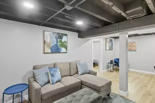 8442 S Kingston Ave, Chicago, IL 60617 - Photo 21