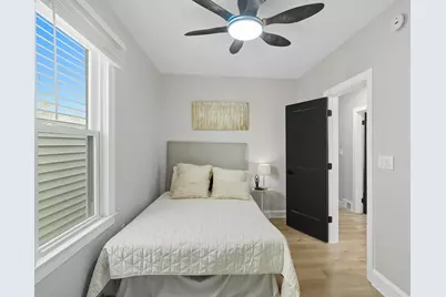 8442 S Kingston Avenue, Chicago, IL 60617 - Photo 11