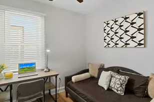 8442 S Kingston Ave, Chicago, IL 60617 - Photo 13