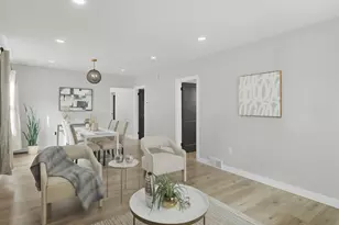 8442 S Kingston Ave, Chicago, IL 60617 - Photo 7