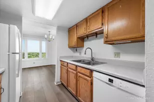 1 Renaissance Pl, Palatine, IL 60067 - Photo 7