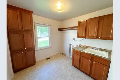 703 Iowa Avenue, Streator, IL 61364 - Photo 17