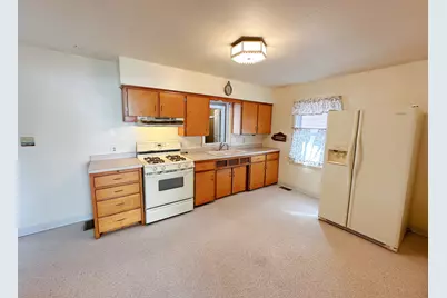 703 Iowa Avenue, Streator, IL 61364 - Photo 5