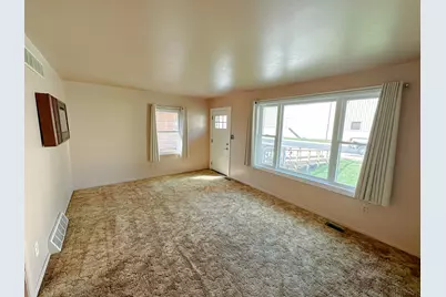 703 Iowa Avenue, Streator, IL 61364 - Photo 3