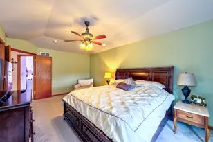 965 Carmen Rd, Sugar Grove, IL 60554 - Photo 15