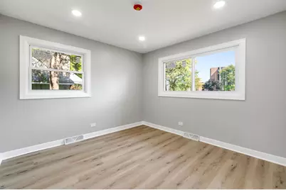 92-88 N Airlite Street, Elgin, IL 60123 - Photo 13