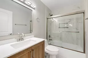 92-88 N Airlite St, Elgin, IL 60123 - Photo 11