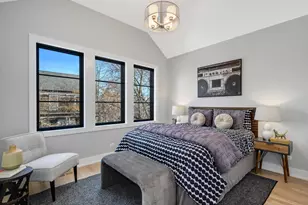 3302 N Hoyne Ave, Chicago, IL 60618 - Photo 19