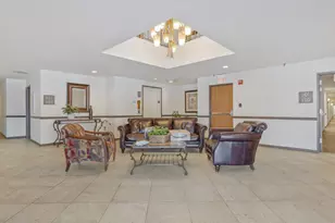 815 Leicester Rd, Elk Grove Village, IL 60007 - Photo 3