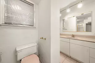 6858 Riverside Dr, Berwyn, IL 60402 - Photo 25