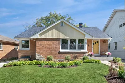 617 S Madison Avenue, La Grange, IL 60525 - Photo 1