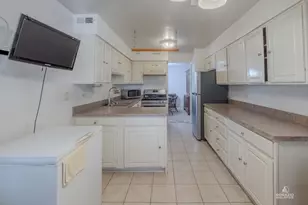 8216 Mulberry Ct, Palos Hills, IL 60465 - Photo 5