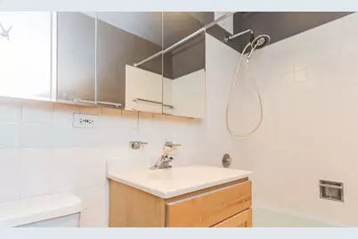 655 W Irving Park Road #1808, Chicago, IL 60613 - Photo 9