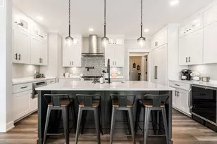 24 Kloe Ln, Sycamore, IL 60178 - Photo 5