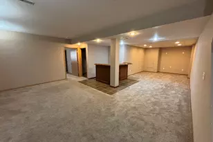 702 Plum St, Dekalb, IL 60115 - Photo 9