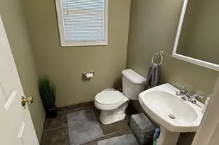 702 Plum St, Dekalb, IL 60115 - Photo 21