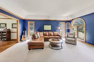 6 Steeplechase Dr, Hawthorn Woods, IL 60047 - Photo 3