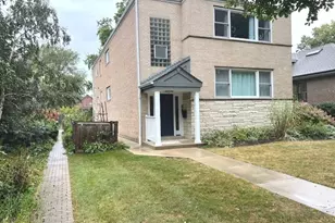 556 N Barton Ave, Evanston, IL 60202 - Photo 1