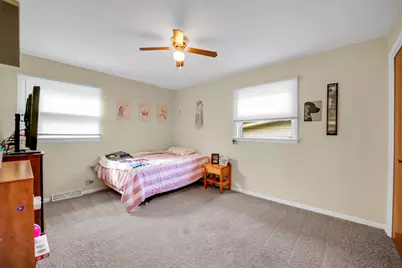 330 N Illinois Avenue, Glenwood, IL 60425 - Photo 15