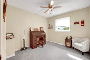 330 N Illinois Ave, Glenwood, IL 60425 - Photo 13