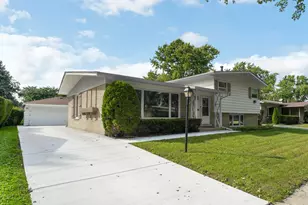 330 N Illinois Ave, Glenwood, IL 60425 - Photo 3